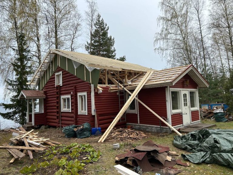 Mökin katon korotus Valkeakoski